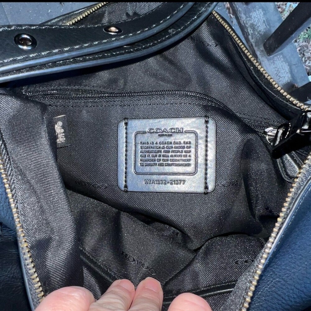 VINTAGE COACH Black Leather Shoulder Bag with Gunmetal Hardware 21377 AUTHENTIC - Picture 10 of 10